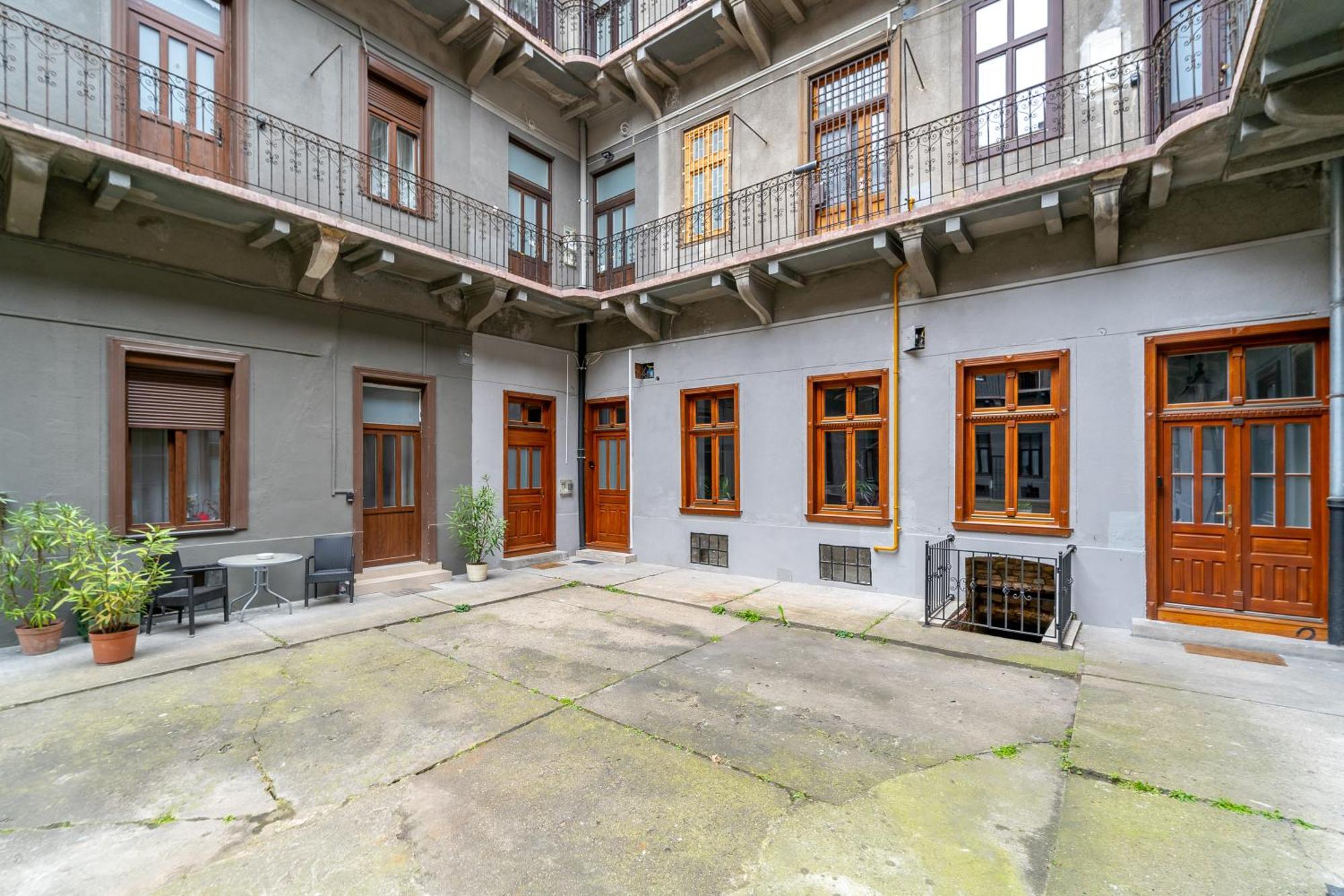 City Center Loft Haven: Modern Elegance Budapest Exterior foto
